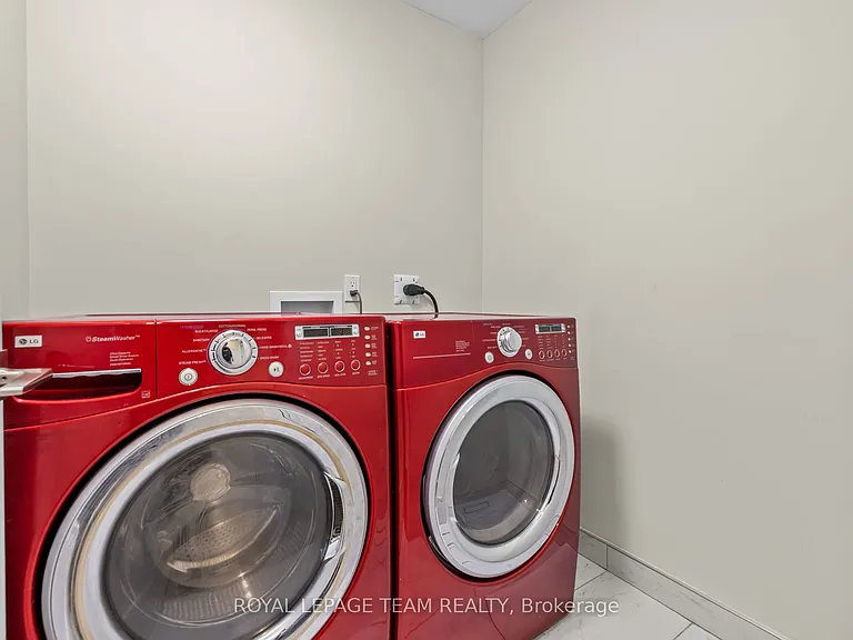 498 Wentworth Ave — Photo 33