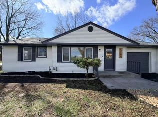 6900 Fulton Rd, Pleasant Valley, MO 64068