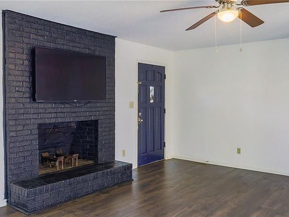 5th image of 303 Island Dr