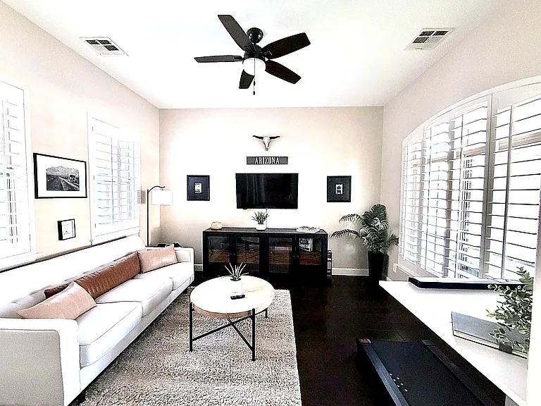 Main floor sitting area, with pull out sofa bed.