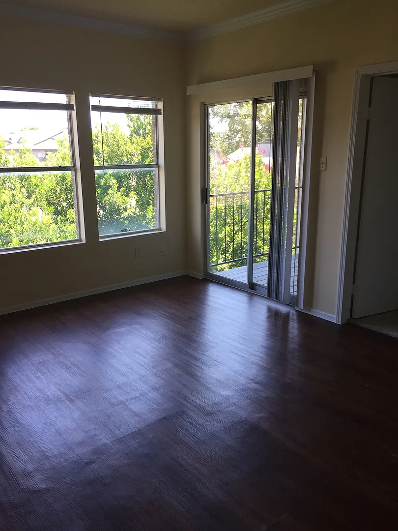 Edgecreek Condo for Lease — Photo 1