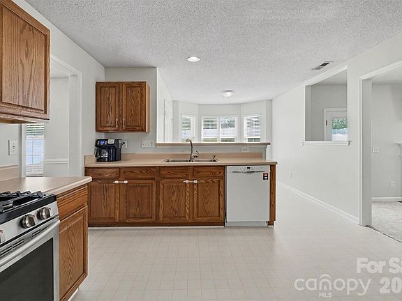 5th image of 7720 Shiny Meadow Ln