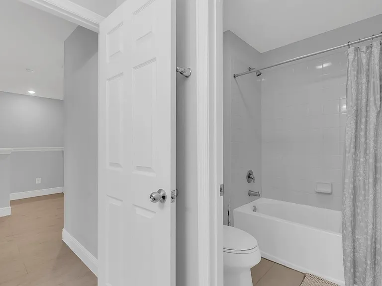 1739 Kato Way — Photo 16