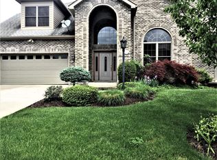 1010 Blackthorne Dr, Jeannette, PA