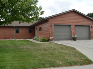2722 Railroad Cir, Aberdeen, SD 57401