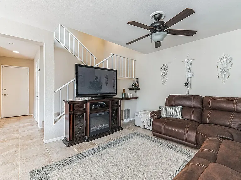 2441 Heatherwood Ct — Photo 5
