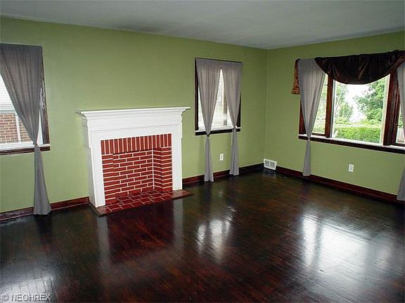 4th image of 3960 Palisades Dr