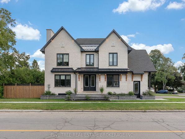 271 Codrington St, Barrie, ON L4M 1S7