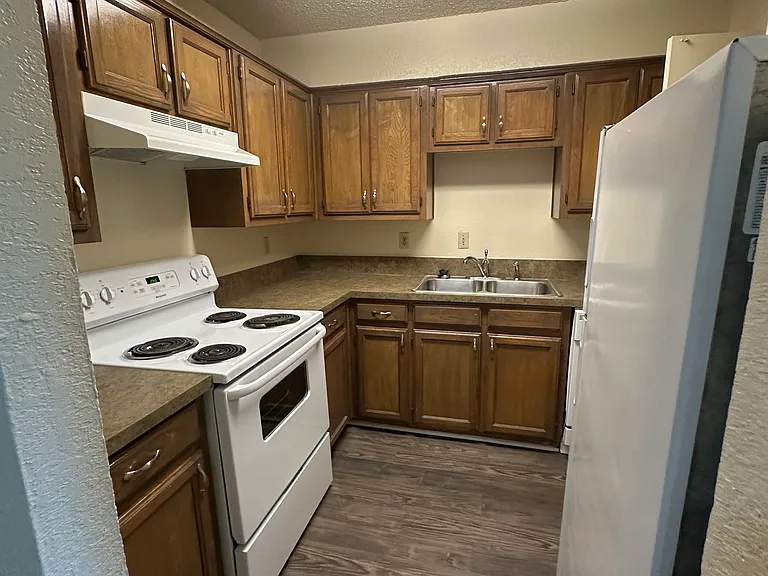 721 Avenue A #6 — Photo 4