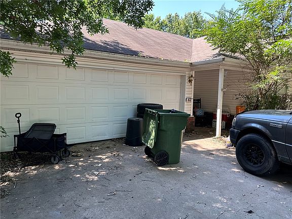 4th image of 806 E Olrich St