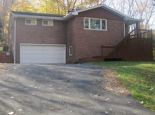 3836 Green Valley Dr, Pittsburgh, PA 15235