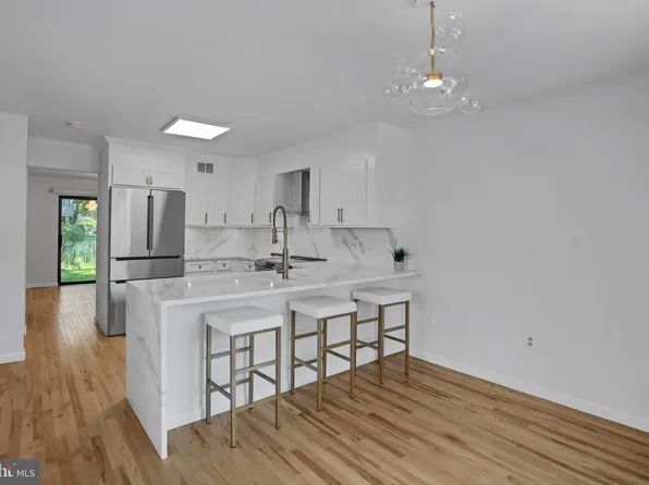 6 Scott Ct, Chesterbrook, PA 19087