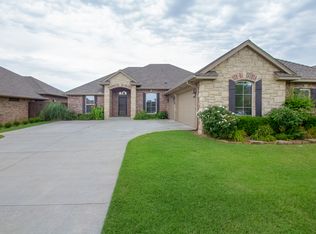 2612 SE 39th St, Moore, OK 73160