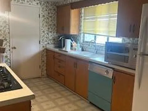 2283 Redlands Dr, Newport Beach, CA 92660