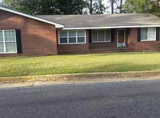 505 W James St, Claxton, GA 30417