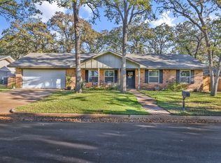 1304 W Redbud Dr, Hurst, TX 76053