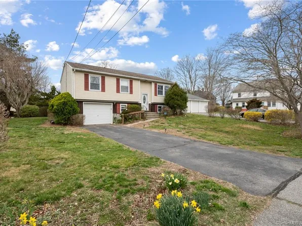 3 Sound View Drive, Waterford, CT 06385