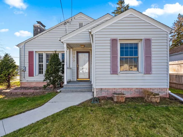 953 Roscoe St, Green Bay, WI 54304