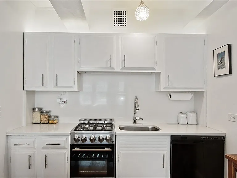 250 Beacon St #1B — Photo 6