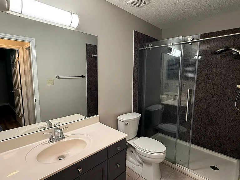 4370 Fellows Ln — Photo 10
