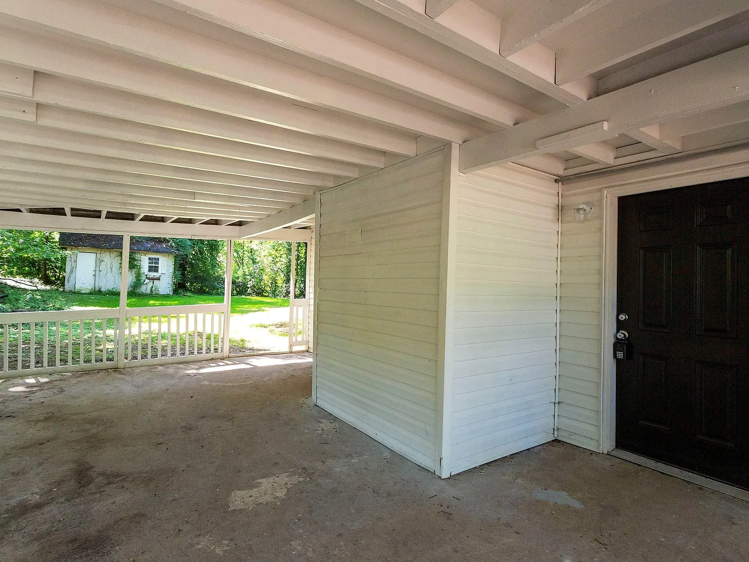 3 bed, 1.0 bath, 880 sqft, $980 — Photo 2