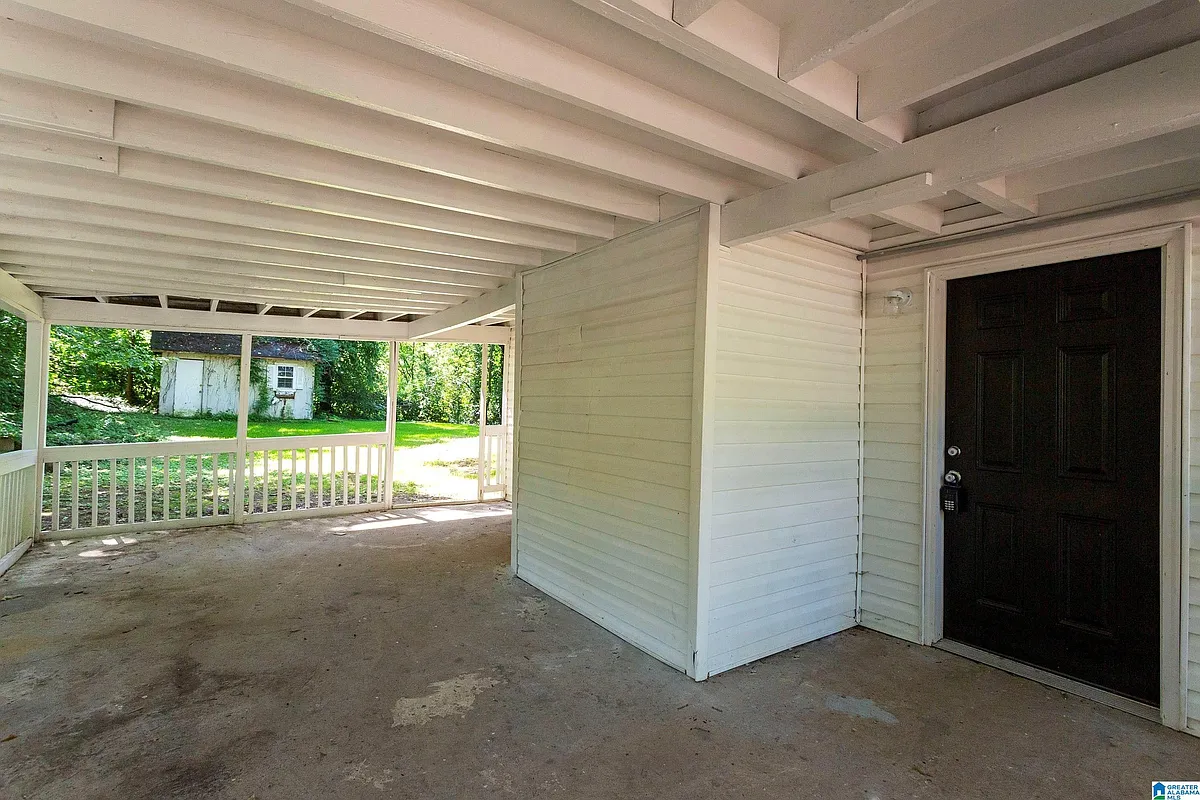 Photo 2 of 18 - 204 McCormick Ave - Birmingham, AL Building Photo - 204 McCormick Ave