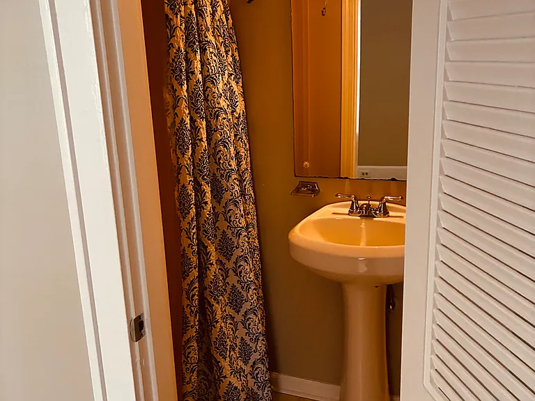 232-234 Catalpa Rd #232 — Photo 9
