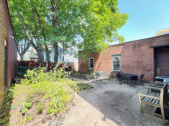 4th image of 924 State St APT 7