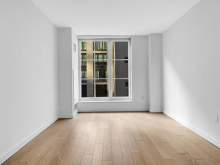 535 W 43rd St S #9GG — Photo 11