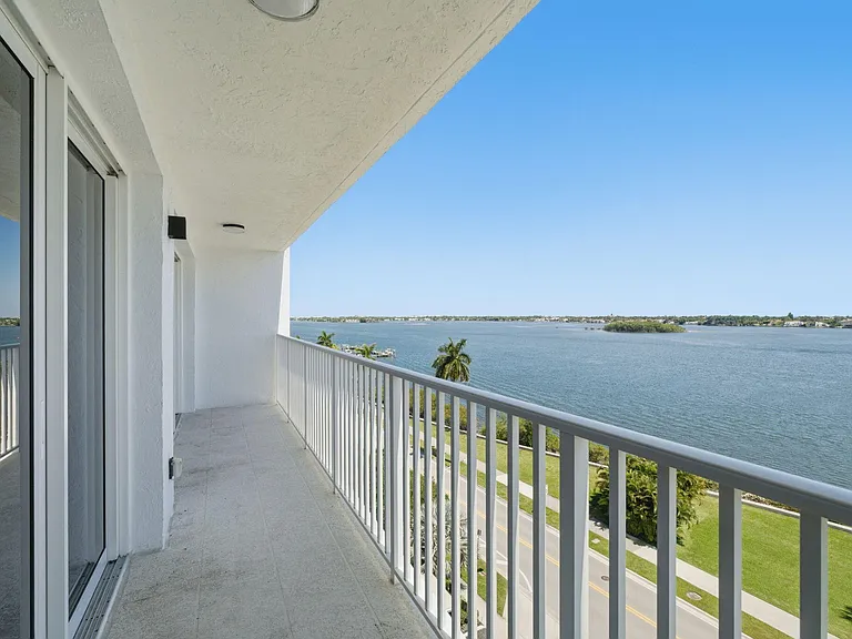 3901 S Flagler Dr #802 — Photo 9