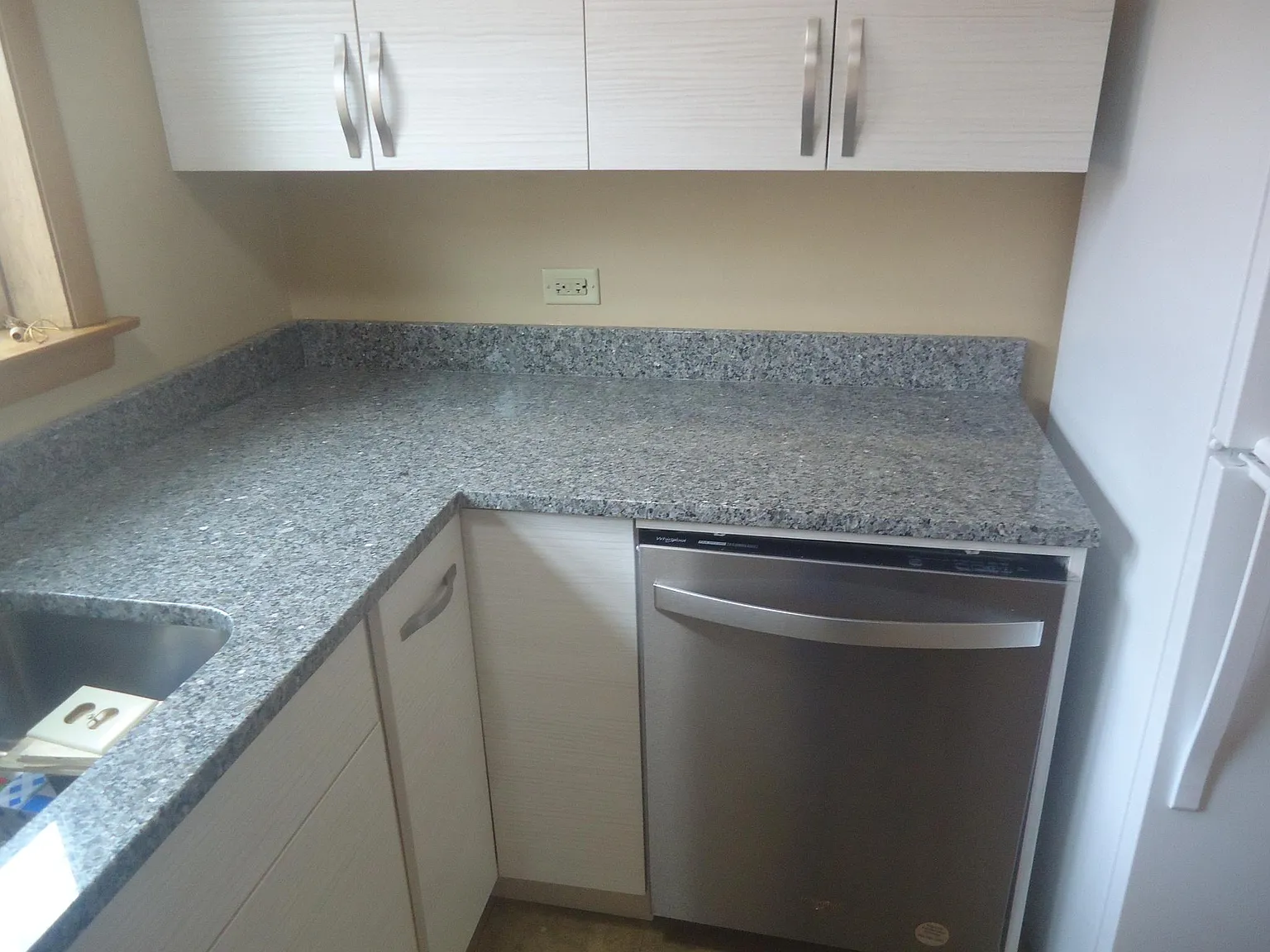 3 bed, 1.5 bath, 1000 sqft, $2,500 — Photo 4