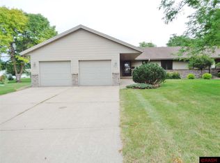 311 Coventry Rd, Le Sueur, MN 56058