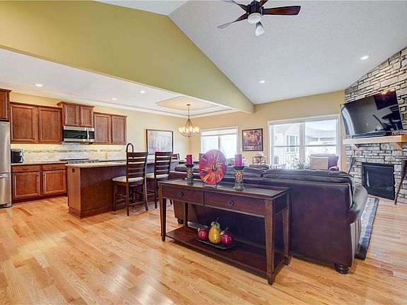 4th image of 111 Golden Oaks Way