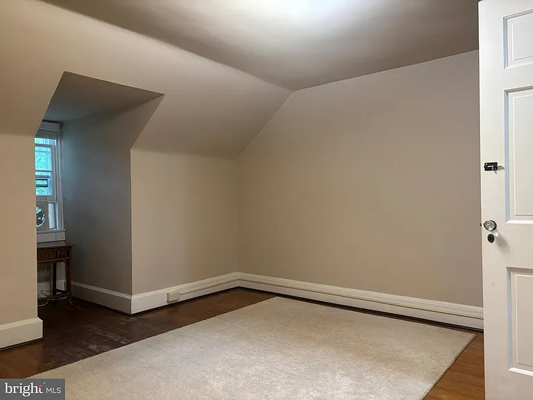 1121 Spring Grove Ave — Photo 17