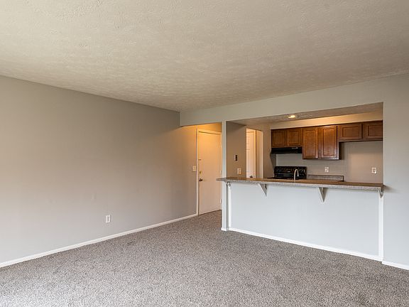 3rd image of 1118 Tall Oaks Cir #1B-1Ba