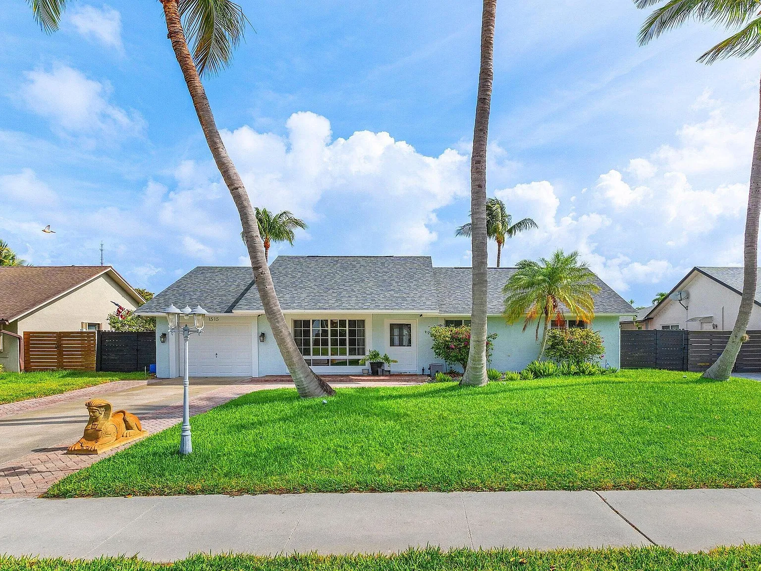 3 bed, 2.0 bath, 1534 sqft, $8,000 — Photo 2