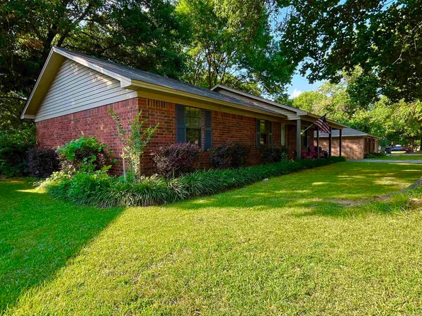 23 Foxboro Dr, Searcy, AR 72143