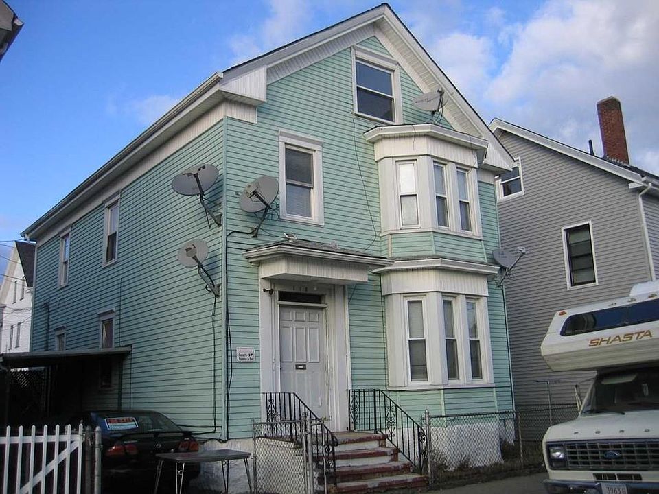 1st image of 115 Grinnell St