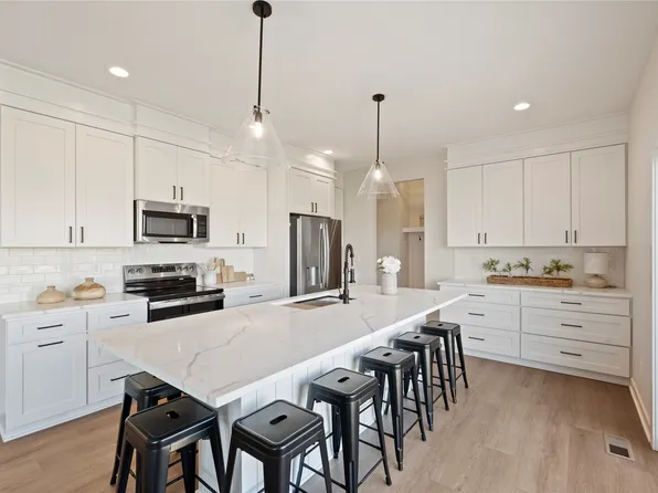 725 NW Rosemont Dr, Waukee, IA 50263