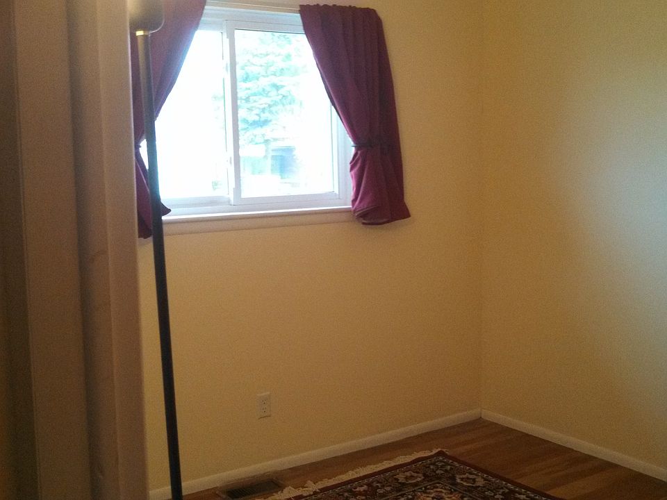 1st image of 34605 Sansburn St