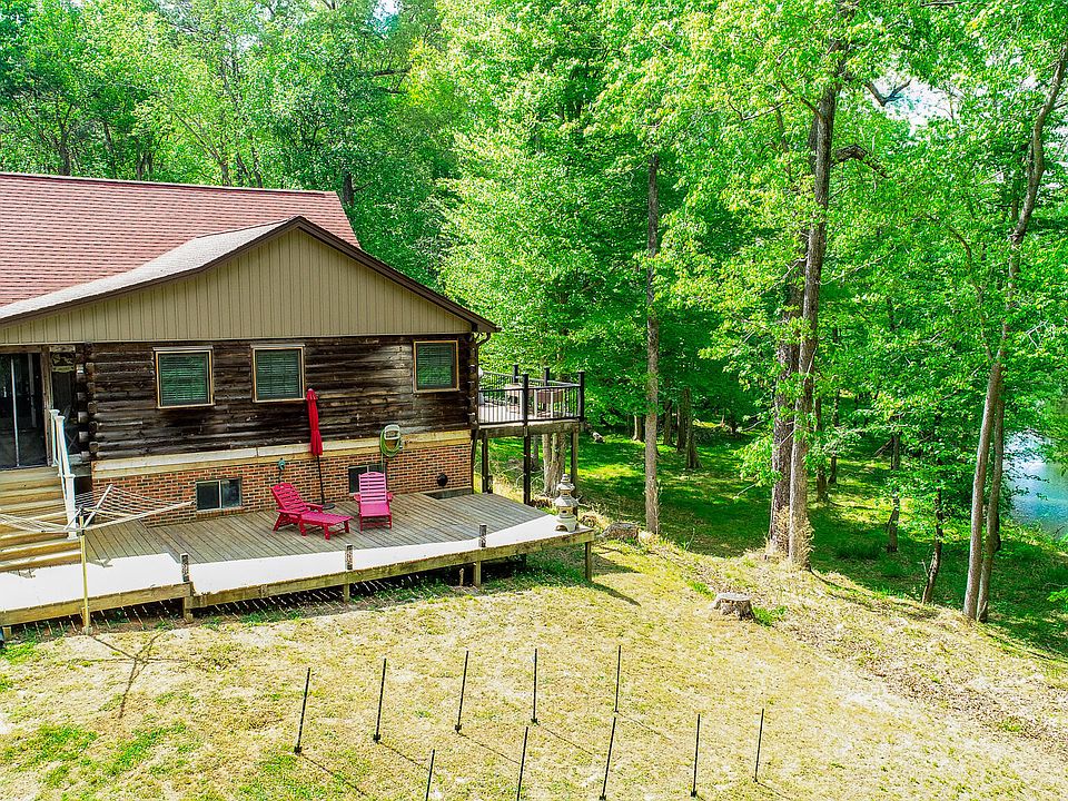 1st image of 600 Cedar Laurel Ln
