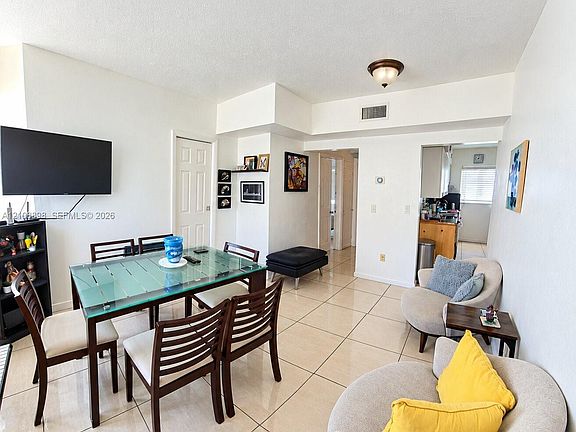 4th image of 8300 Crespi Blvd APT 3