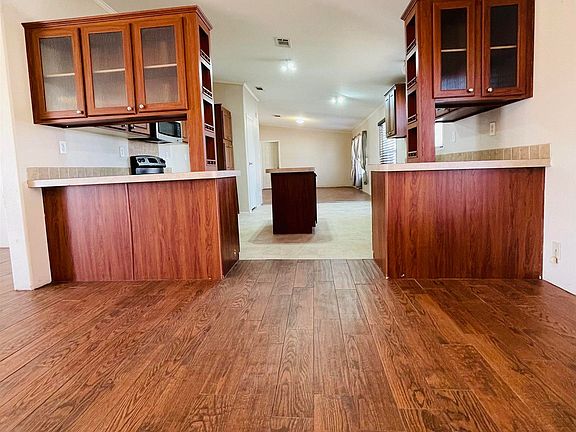 5th image of 1411 W Avenue T