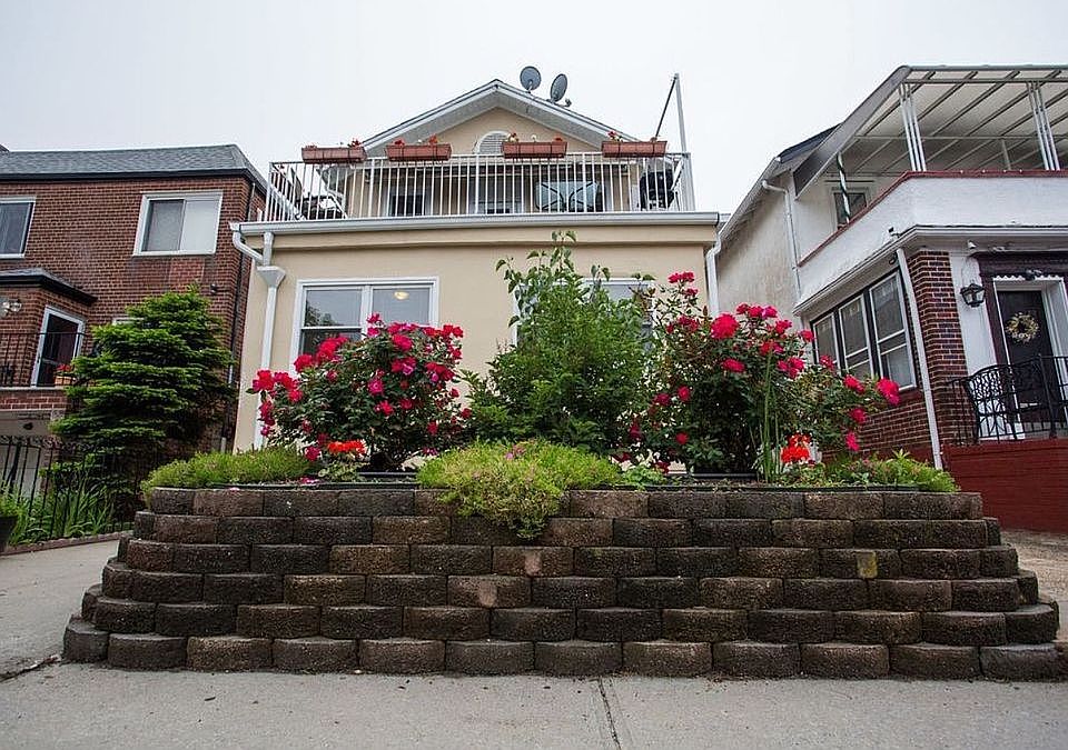 1st image of 3838 Maple Ave #1