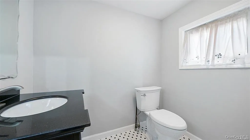 4 bed, 2316 sqft, $5,250 — Photo 4