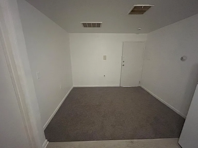 26 Library St #1B — Photo 1