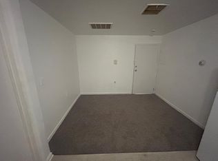26 Library St APT 1B, Williamstown, NJ 08094