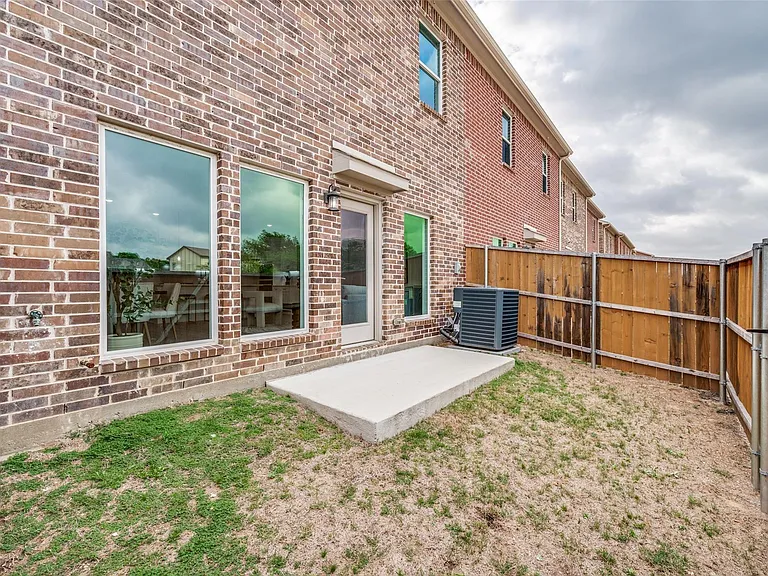 5609 Woodlands Dr — Photo 26