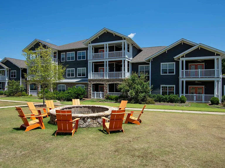 Lullwater Apartments