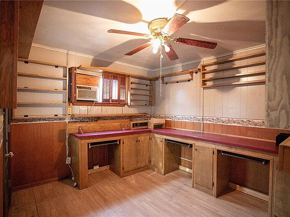 3rd image of 112 Seagrove Ln